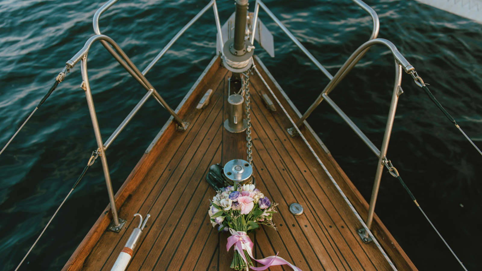 Romance on the Water: Plan the Ultimate Yacht Date Night